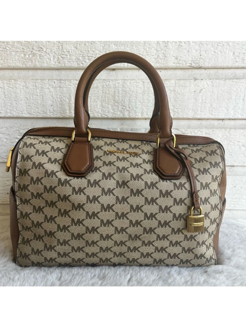 MICHAEL KORS Medium Mercer Heritage Duffle Boston Speedy Monogram Tote Bag